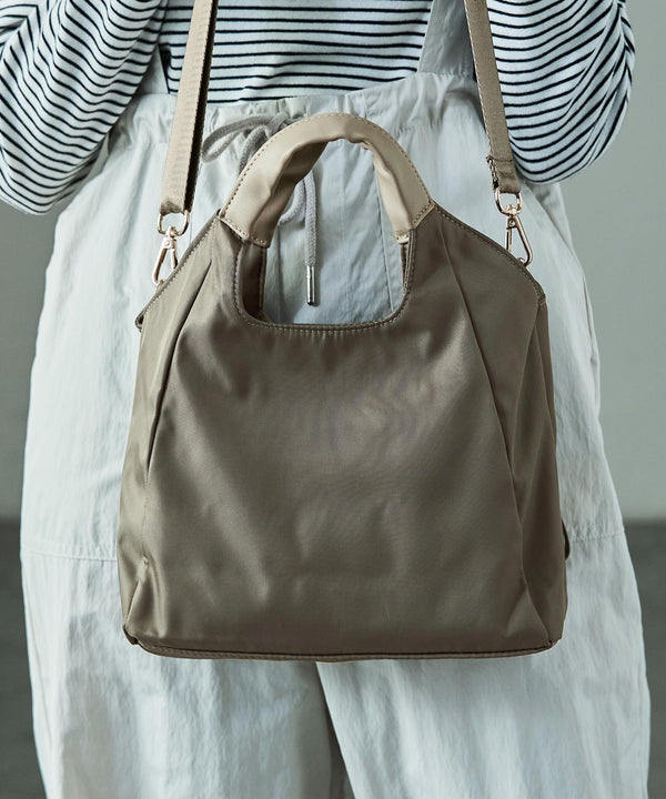 {"color":"\u30b0\u30ec\u30fc\u30b8\u30e5","info":"model\uff1aH158cm size\uff1aF"}