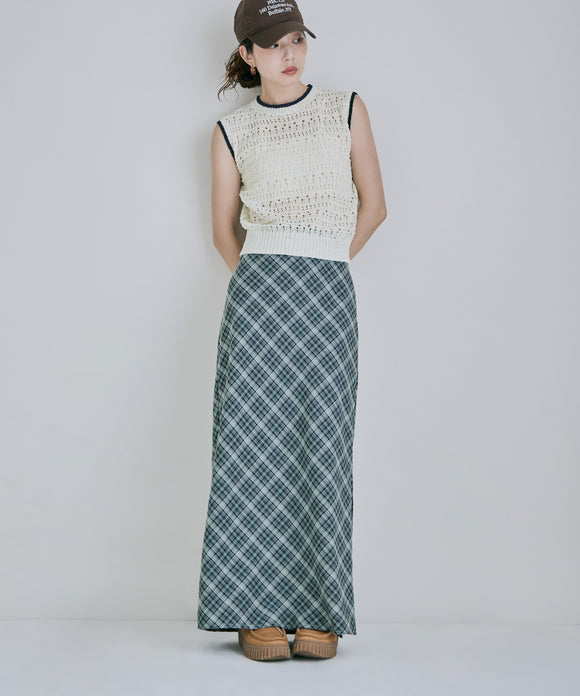 {"color":"\u30aa\u30d5\u30db\u30ef\u30a4\u30c8","info":"model\uff1aH166cm size\uff1aF"}