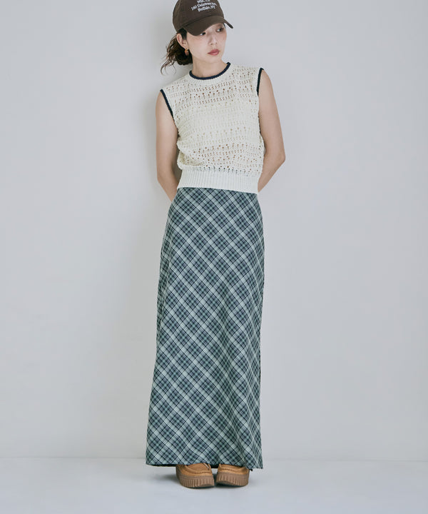 {"color":"\u30aa\u30d5\u30db\u30ef\u30a4\u30c8","info":"model\uff1aH166cm size\uff1aF"}
