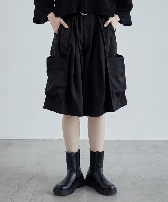 {"color":"\u30d6\u30e9\u30c3\u30af","info":"model\uff1aH170cm size\uff1aM"}
