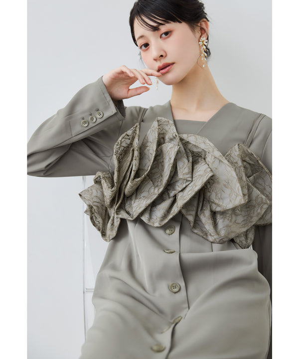 {"color":"\u30b0\u30ec\u30fc\u30b8\u30e5","info":"model\uff1aH166cm size\uff1aM"}