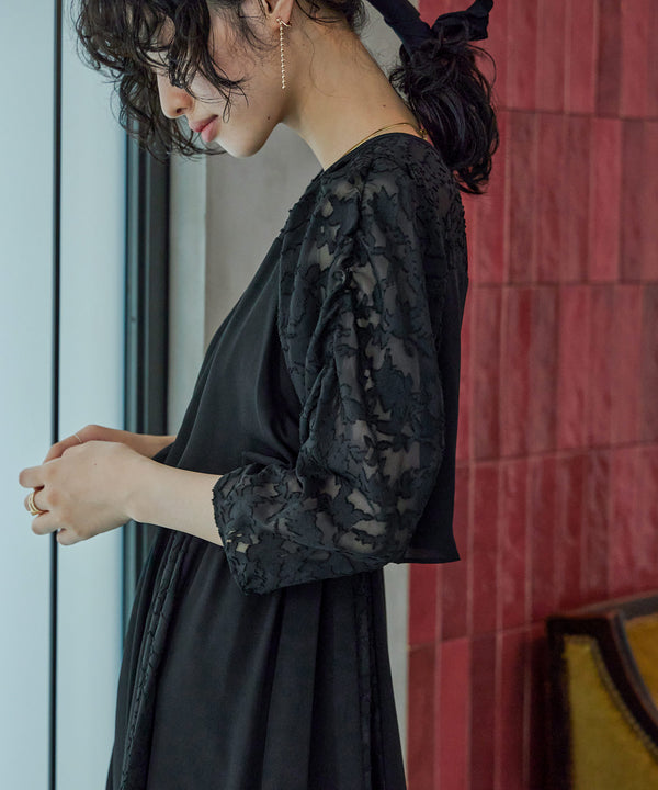{"color":"\u30d6\u30e9\u30c3\u30af","info":"model\uff1aH167cm size\uff1aM"}