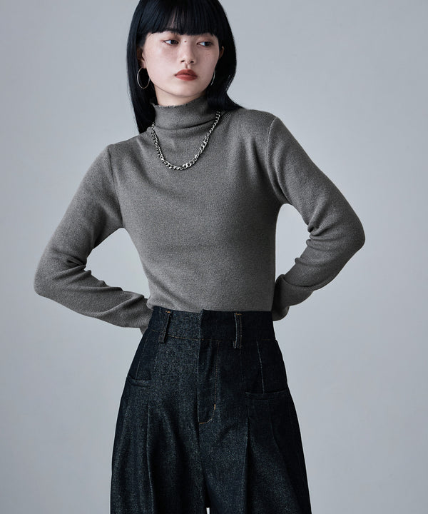 {"color":"\u30b0\u30ec\u30fc","info":"model\uff1aH163cm size\uff1aF"}