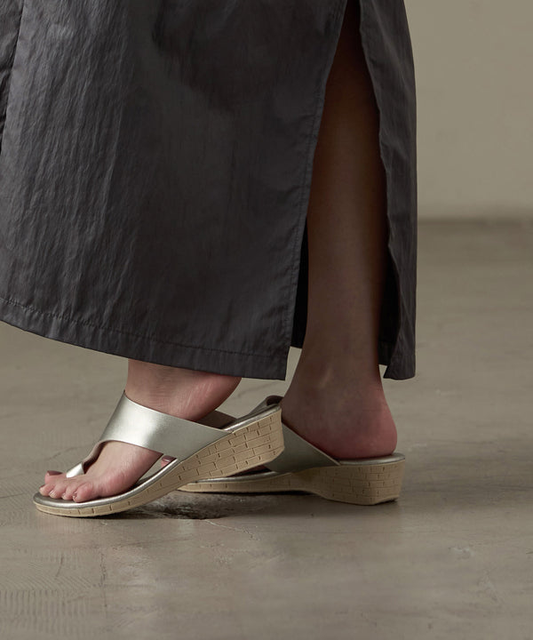 {"color":"\u30b7\u30eb\u30d0\u30fc","info":""}