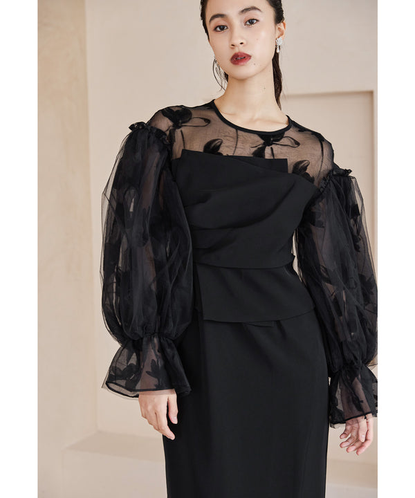 {"color":"\u30d6\u30e9\u30c3\u30af","info":"model\uff1aH165cm size\uff1aM"}