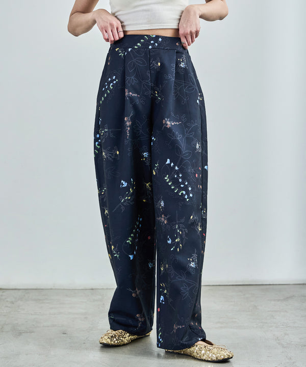 {"color":"\u30cd\u30a4\u30d3\u30fc","info":"model\uff1aH158cm size\uff1aM"}