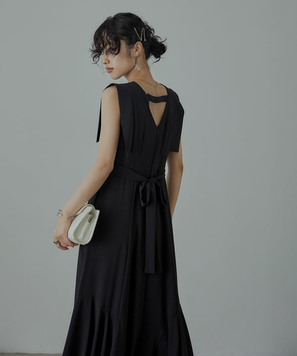 {"color":"\u30d6\u30e9\u30c3\u30af","info":"model\uff1aH167cm size\uff1aM"}