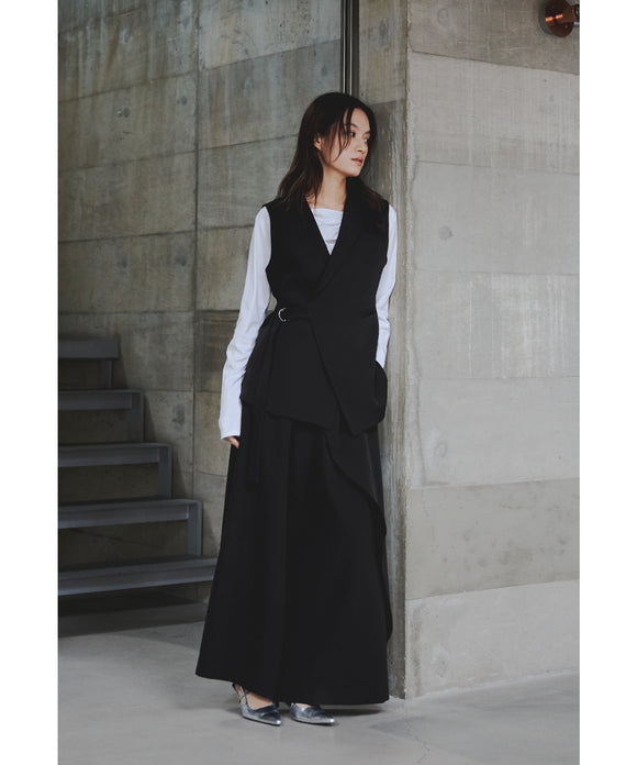 {"color":"\u30d6\u30e9\u30c3\u30af","info":"model\uff1aH165cm size\uff1aM"}