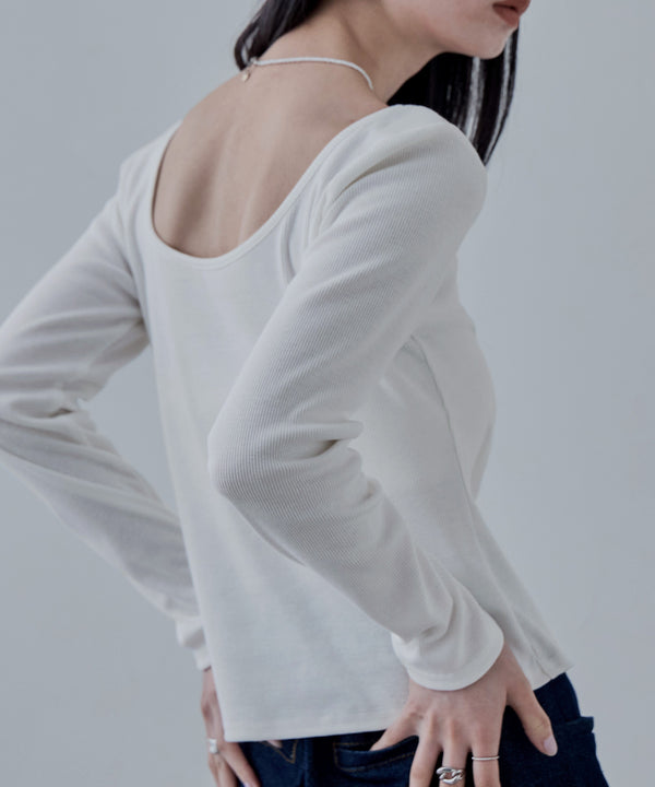 {"color":"\u30aa\u30d5\u30db\u30ef\u30a4\u30c8","info":"model\uff1aH163cm size\uff1aF"}