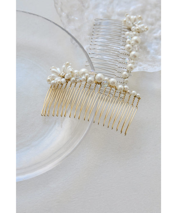 {"color":"\u30b4\u30fc\u30eb\u30c9","info":""}