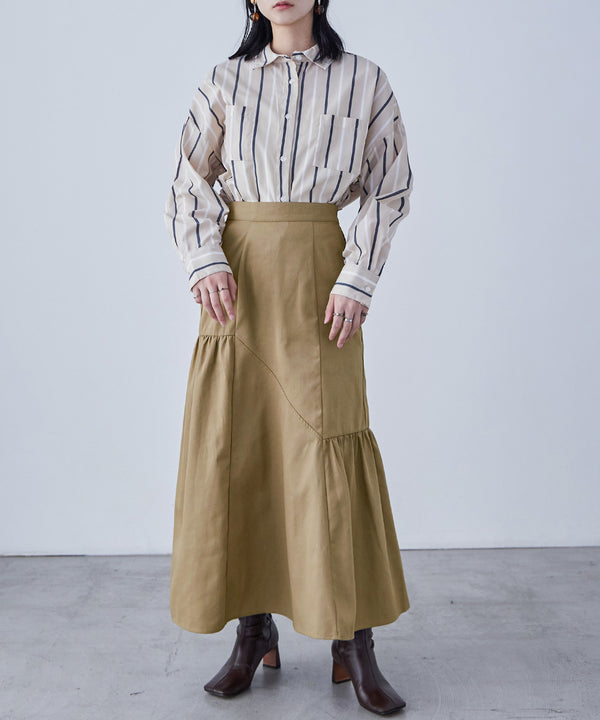 {"color":"\u30d9\u30fc\u30b8\u30e5","info":""}