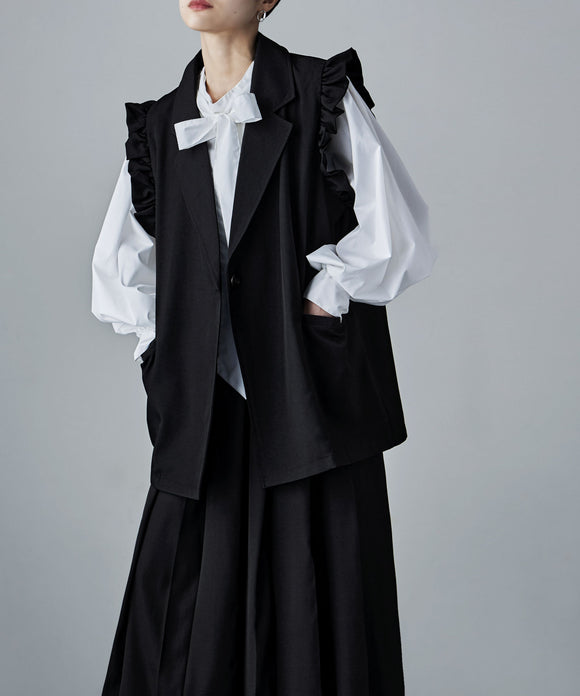 {"color":"\u30d6\u30e9\u30c3\u30af","info":"model\uff1aH160cm size\uff1aF"}