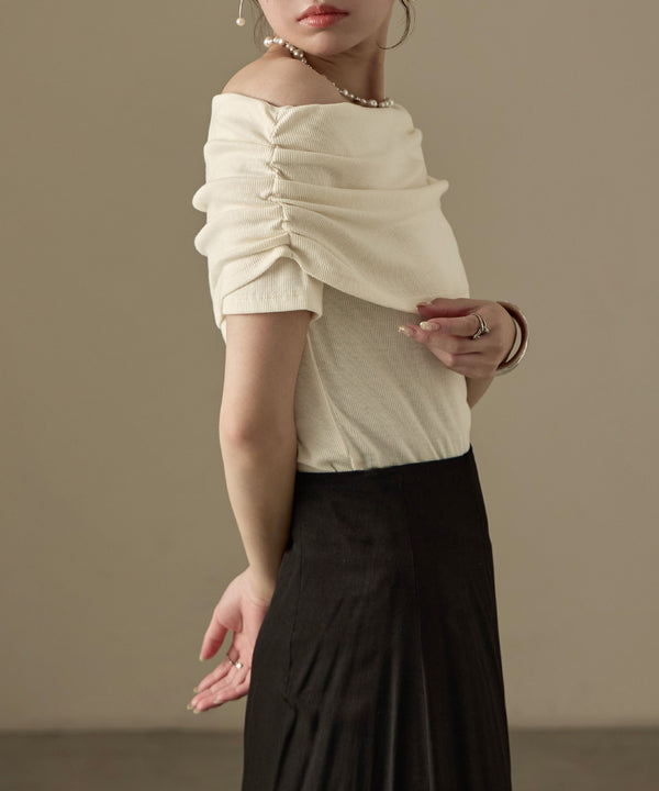 {"color":"\u30a2\u30a4\u30dc\u30ea\u30fc","info":"model\uff1aH158cm size\uff1aF"}