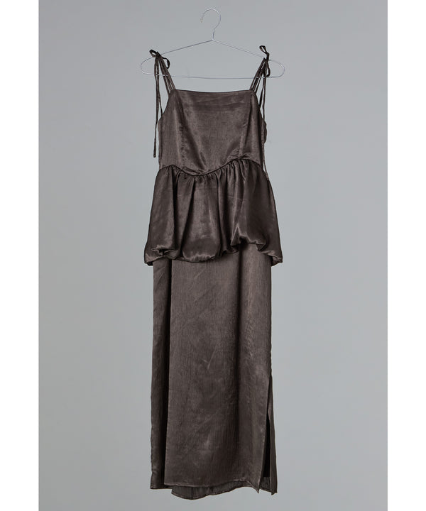 {"color":"\u30d6\u30e9\u30a6\u30f3","info":""}