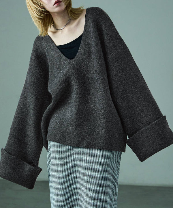 {"color":"\u30d6\u30e9\u30c3\u30af","info":"model\uff1aH158cm size\uff1aM"}