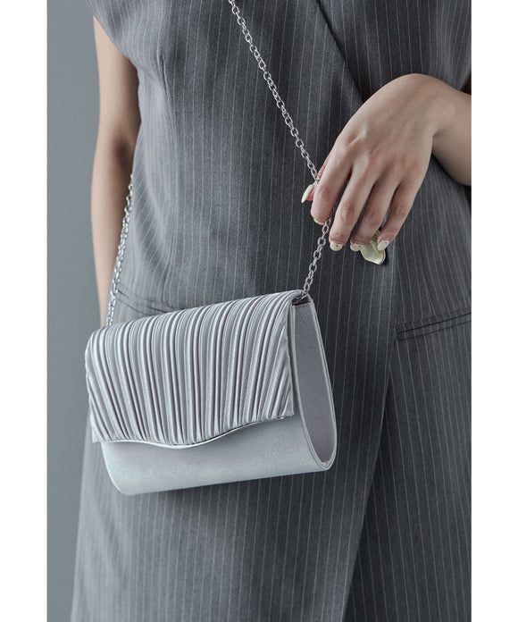 {"color":"\u30b7\u30eb\u30d0\u30fc","info":""}