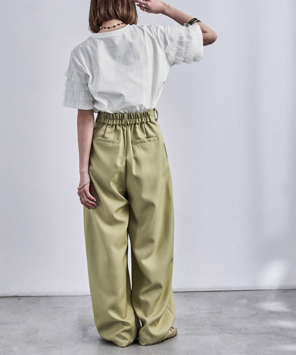 {"color":"\u30aa\u30d5\u30db\u30ef\u30a4\u30c8","info":""}