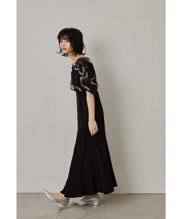 {"color":"\u30d6\u30e9\u30c3\u30af","info":"model\uff1aH161cm size\uff1aM"}