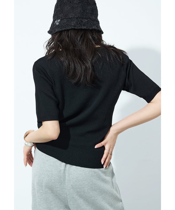 {"color":"\u30d6\u30e9\u30c3\u30af","info":"model\uff1aH157cm size\uff1aM"}