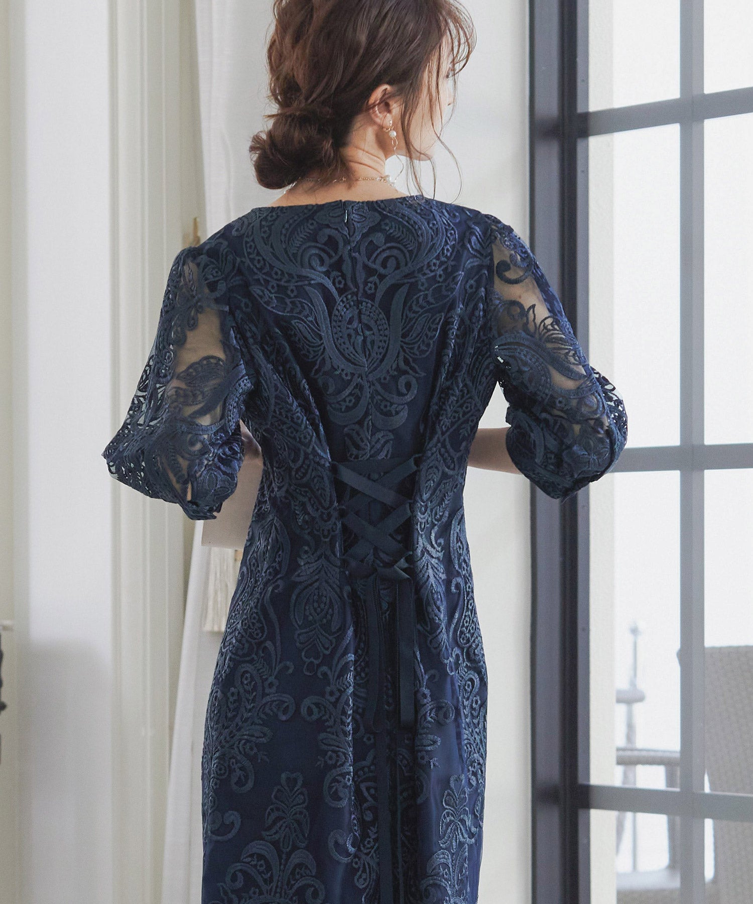 刺繡レース バックリボン タイトドレス｜パーティードレス・結婚式