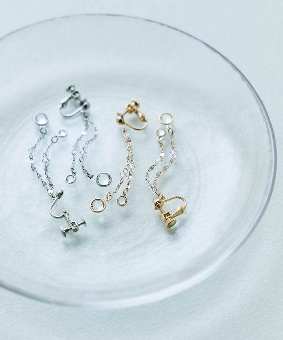 {"color":"\u30b4\u30fc\u30eb\u30c9","info":""}