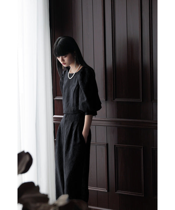 {"color":"\u30d6\u30e9\u30c3\u30af","info":"model\uff1aH163cm size\uff1aM"}