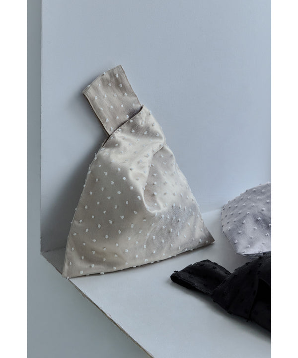 {"color":"\u30d9\u30fc\u30b8\u30e5","info":""}