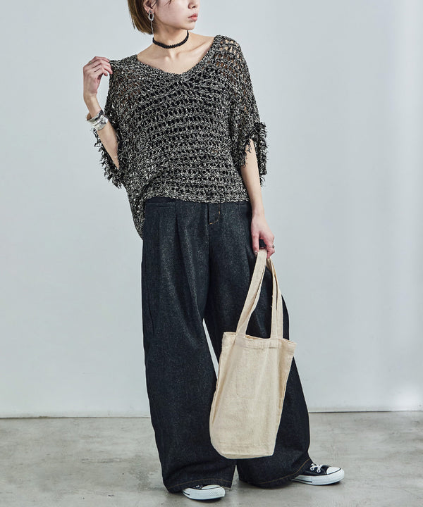 {"color":"\u30d6\u30e9\u30c3\u30af","info":"model\uff1aH158cm size\uff1aM"}