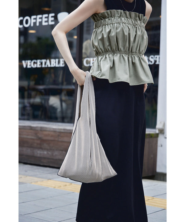 {"color":"\u30b0\u30ec\u30fc","info":"model\uff1aH170cm size\uff1aM"}