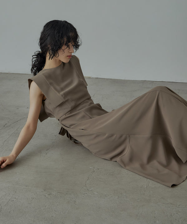 {"color":"\u30e2\u30ab\u30d9\u30fc\u30b8\u30e5","info":"model\uff1aH167cm size\uff1aM"}