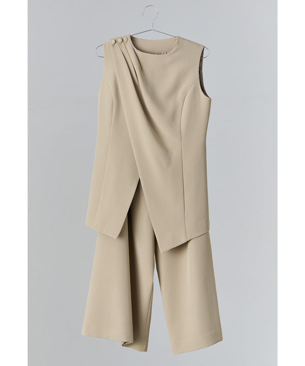 {"color":"\u30d9\u30fc\u30b8\u30e5","info":""}