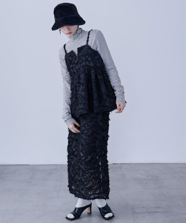 {"color":"\u30d6\u30e9\u30c3\u30af","info":"model\uff1aH163.5cm size\uff1aM"}