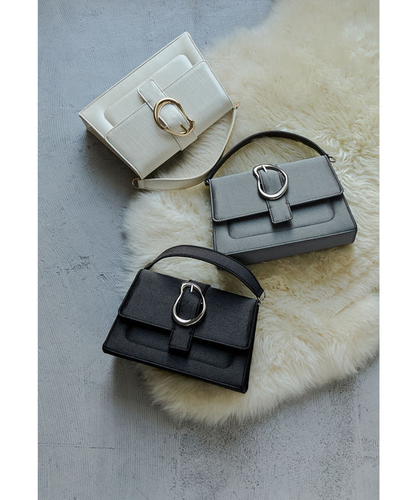 {"color":"","info":""}