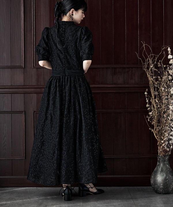 {"color":"\u30d6\u30e9\u30c3\u30af","info":"model\uff1aH163cm size\uff1aM"}