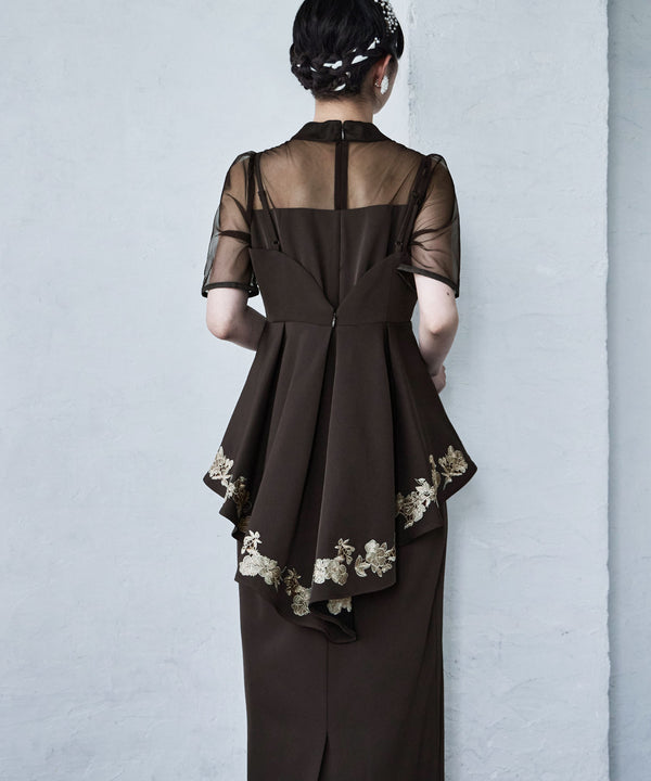 {"color":"\u30d6\u30e9\u30a6\u30f3","info":"model\uff1aH163cm size\uff1aM"}