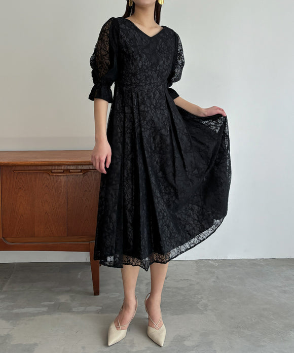 {"color":"\u30d6\u30e9\u30c3\u30af","info":"model\uff1aH171cm size\uff1aM(38)"}