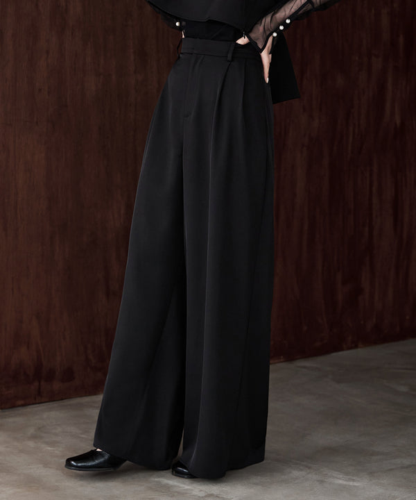 {"color":"\u30d6\u30e9\u30c3\u30af","info":"model\uff1aH163cm size\uff1aM"}