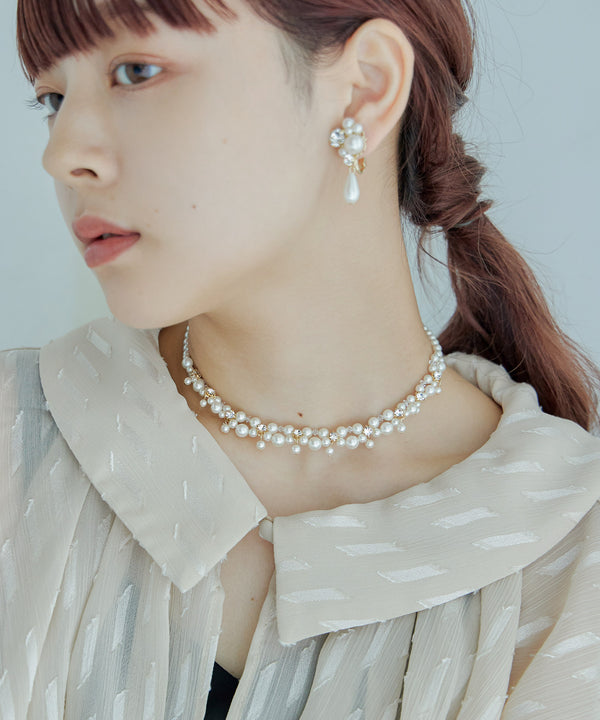 {"color":"\u30aa\u30d5\u30db\u30ef\u30a4\u30c8","info":""}