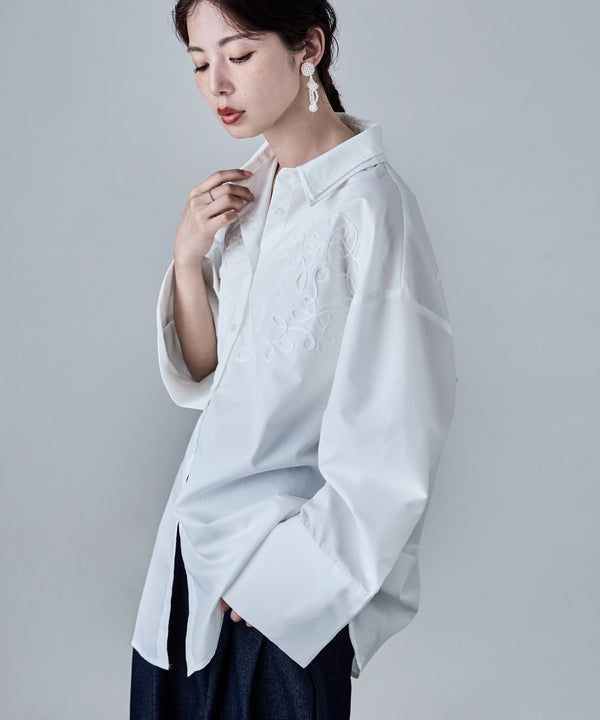 {"color":"\u30aa\u30d5\u30db\u30ef\u30a4\u30c8","info":"model\uff1aH166cm size\uff1aF"}
