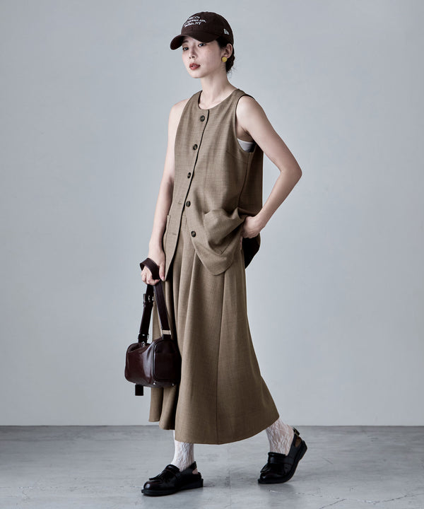 {"color":"\u30d6\u30e9\u30a6\u30f3","info":"model\uff1aH166cm size\uff1aM"}