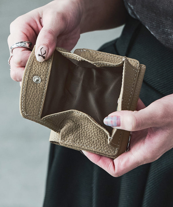 {"color":"\u30c8\u30fc\u30d7","info":"model\uff1aH158cm size\uff1aF"}