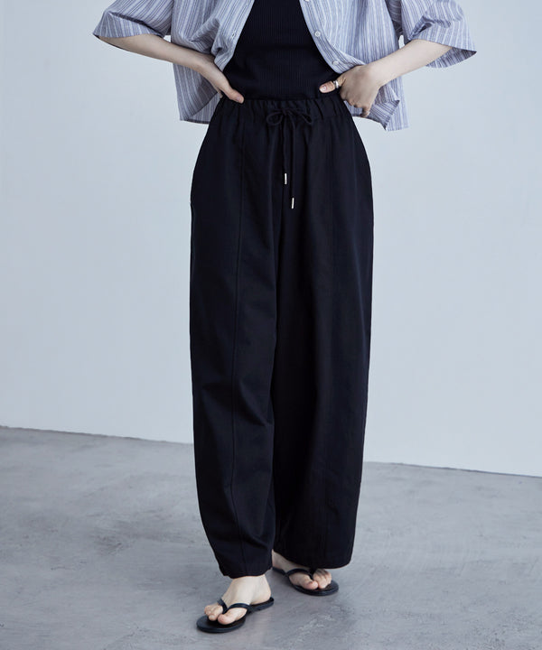 {"color":"\u30d6\u30e9\u30c3\u30af","info":"model\uff1aH170cm size\uff1aM"}