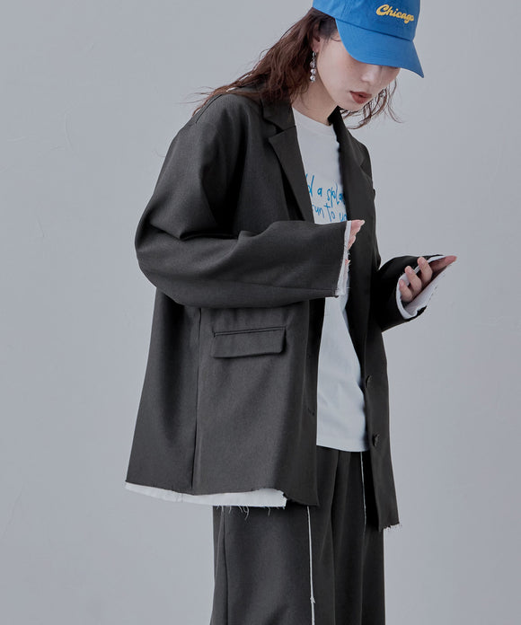 {"color":"\u30b0\u30ec\u30fc","info":"model\uff1aH166cm size\uff1aF"}