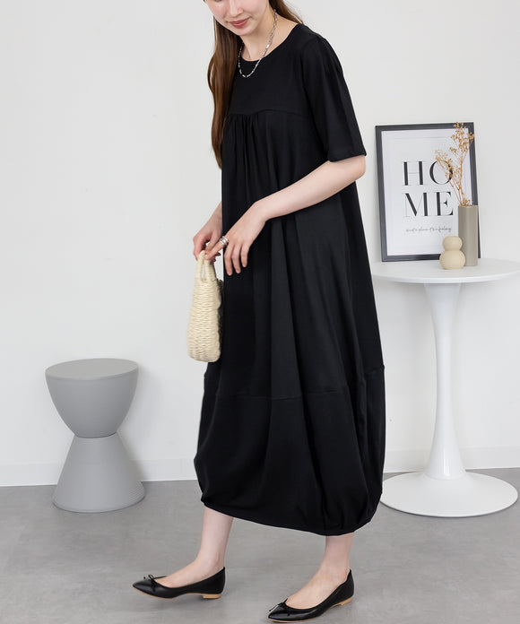 {"color":"\u30d6\u30e9\u30c3\u30af","info":"model\uff1aH167cm size\uff1aM-L"}