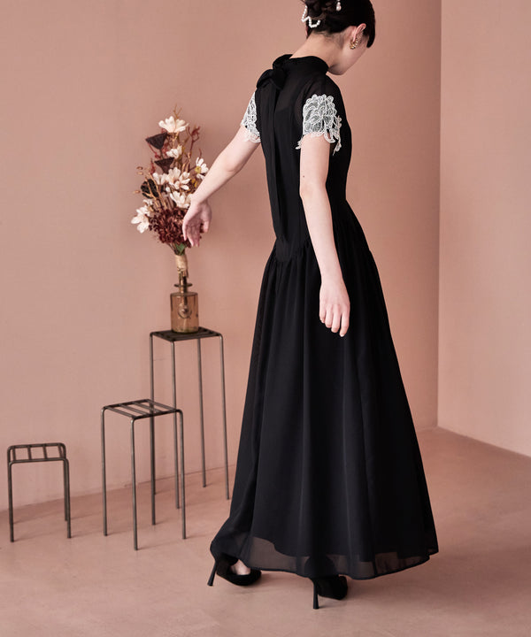 {"color":"\u30d6\u30e9\u30c3\u30af","info":"model\uff1aH163cm size\uff1aM"}