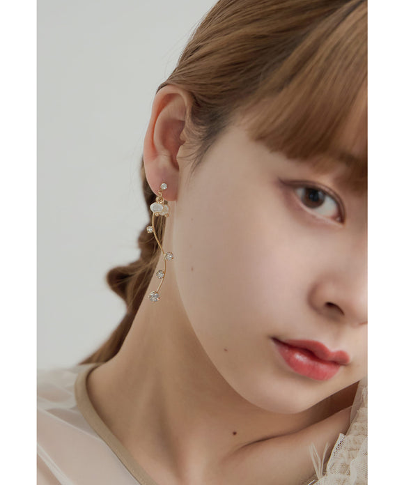 {"color":"\u30aa\u30d5\u30db\u30ef\u30a4\u30c8","info":""}