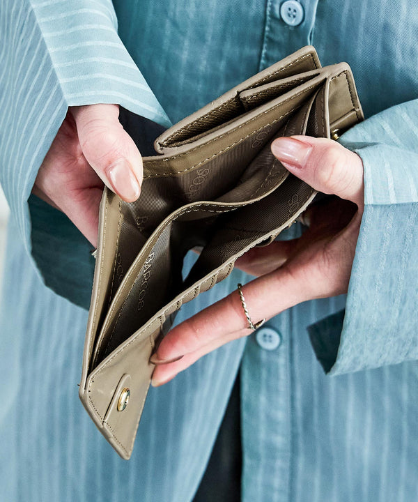 {"color":"\u30c8\u30fc\u30d7","info":""}