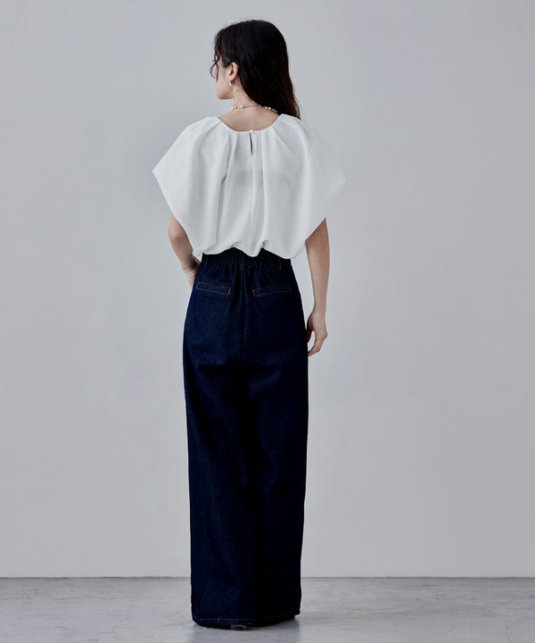 {"color":"\u30aa\u30d5\u30db\u30ef\u30a4\u30c8","info":"model\uff1aH166cm size\uff1aM"}