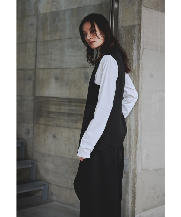 {"color":"\u30d6\u30e9\u30c3\u30af","info":"model\uff1aH165cm size\uff1aM"}