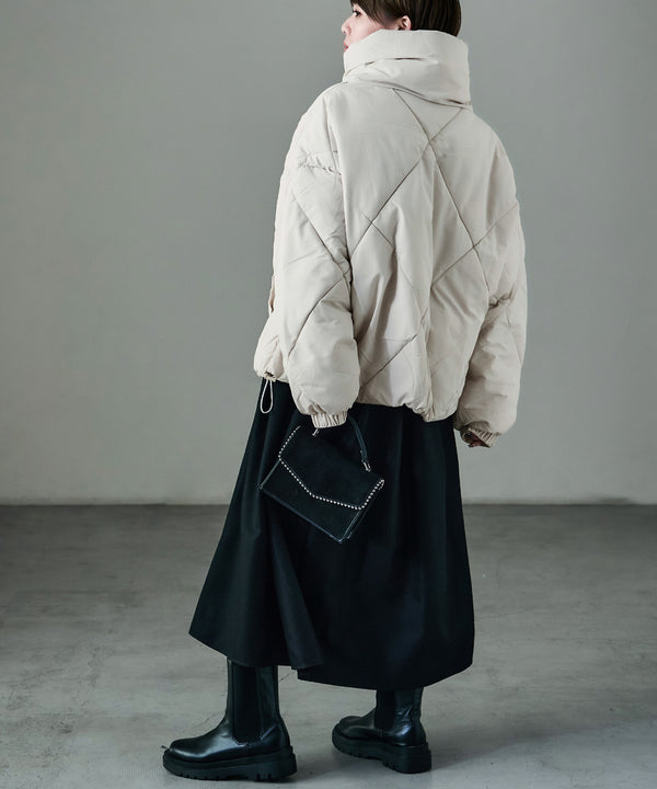 {"color":"\u30aa\u30d5\u30db\u30ef\u30a4\u30c8","info":"model\uff1aH158cm size\uff1aM"}